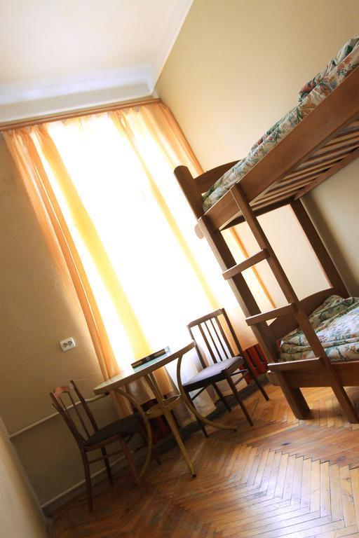 Hollywood Home Hostel Leópolis Habitación foto