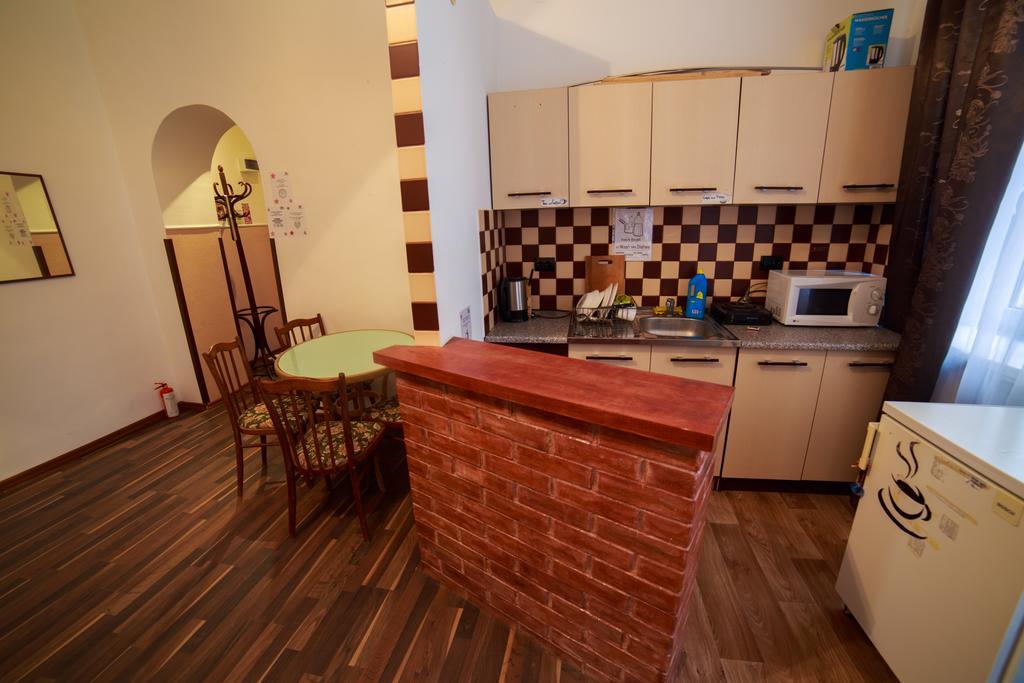 Hollywood Home Hostel Leópolis Habitación foto